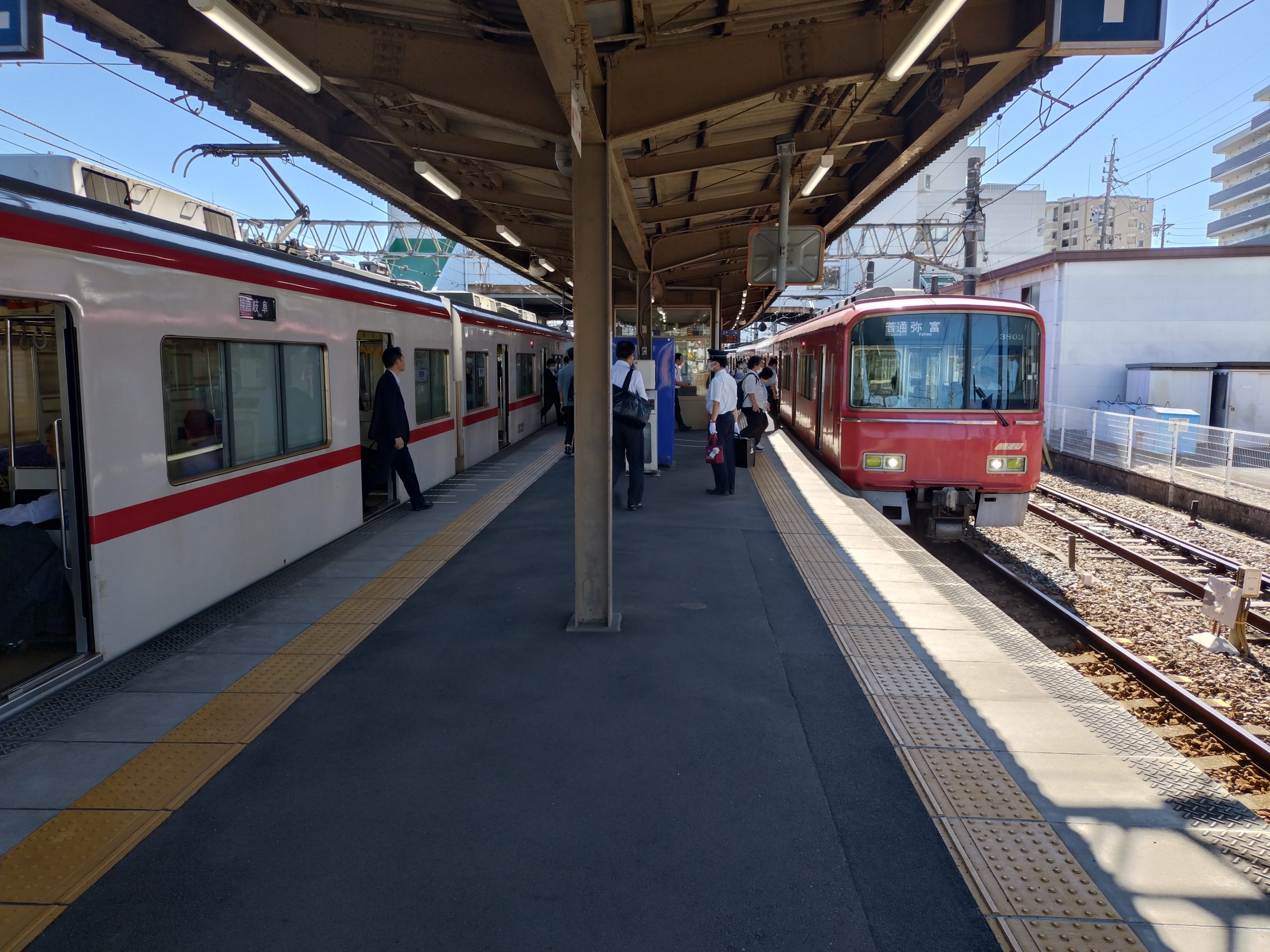 須ケ口駅に停車する津島線・尾西線経由弥富ゆき
