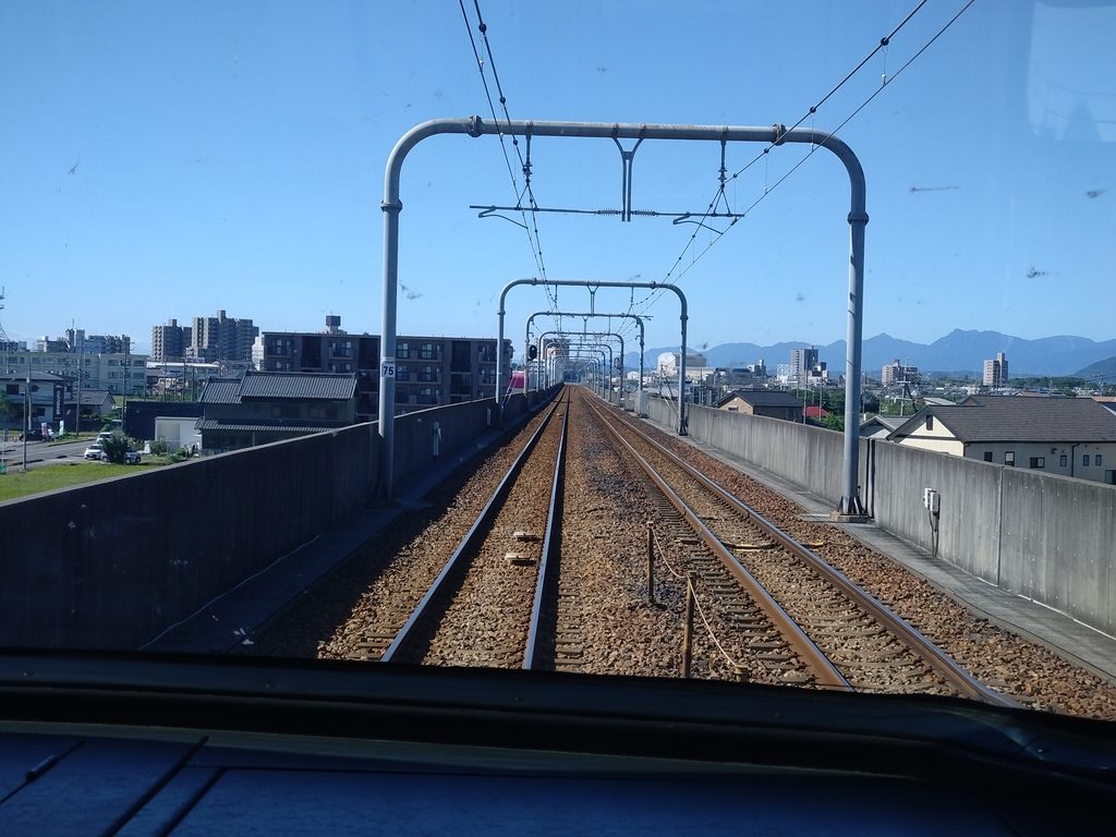 名鉄津島線藤浪駅付近前面車窓