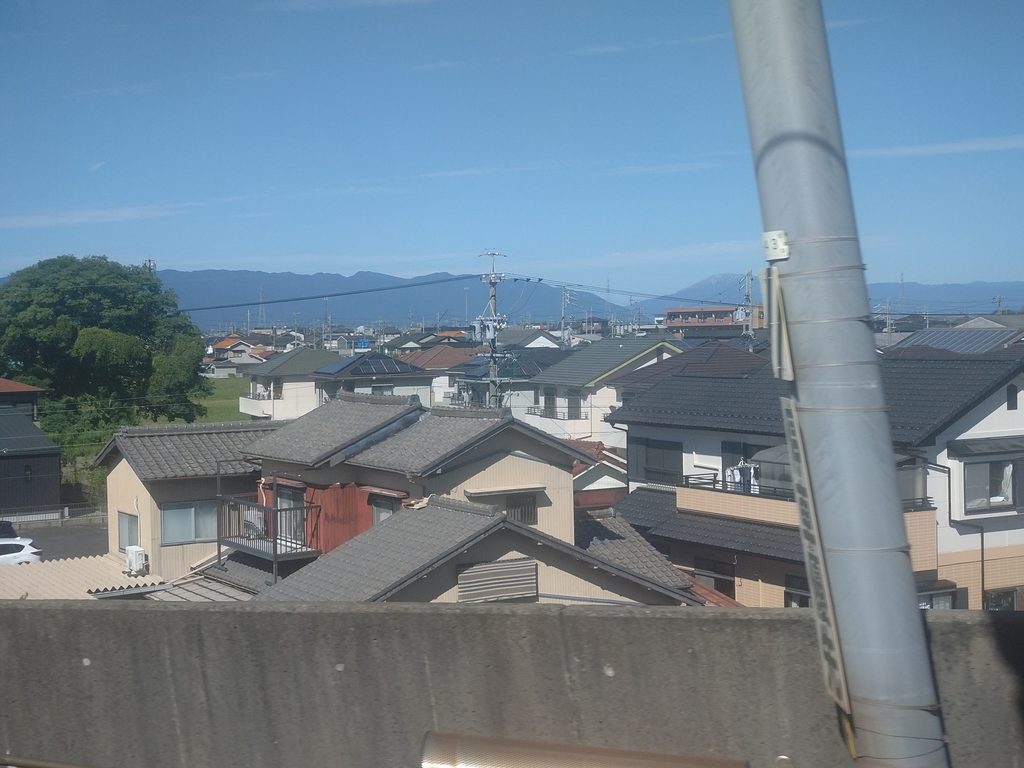 名鉄津島線藤浪駅付近の車窓