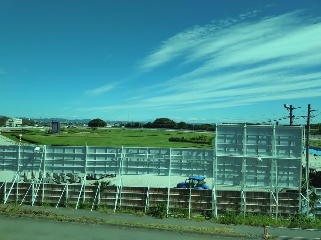 笠松駅付近の車窓（笠松競馬場）