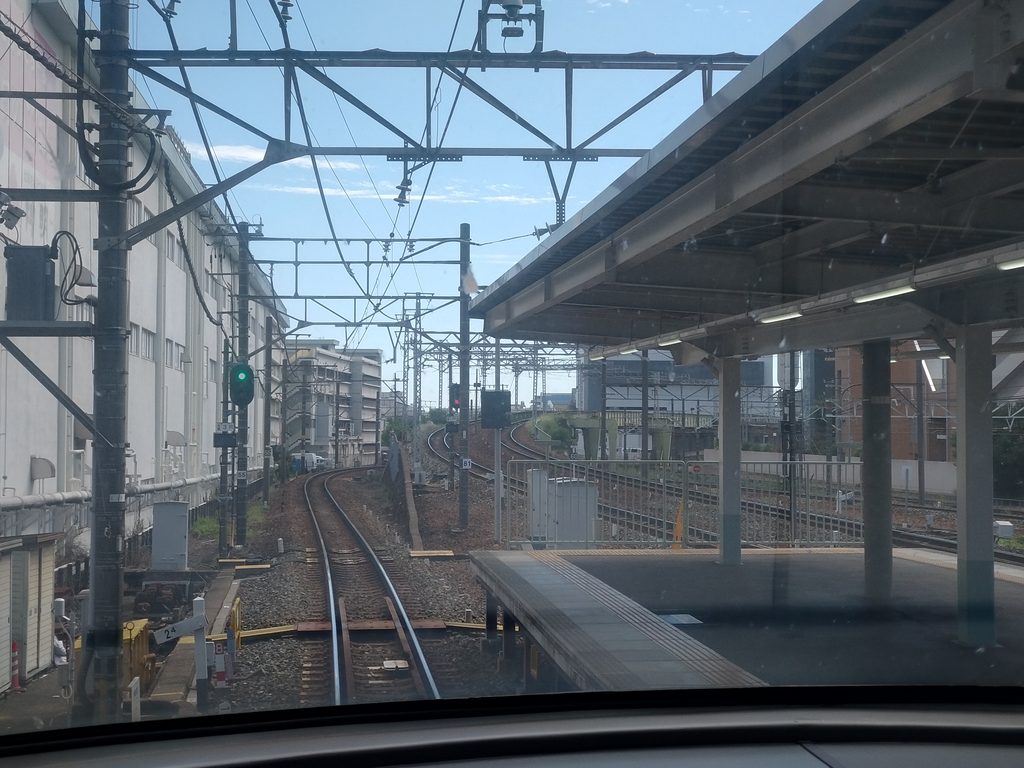 名鉄名古屋本線神宮前駅前面車窓