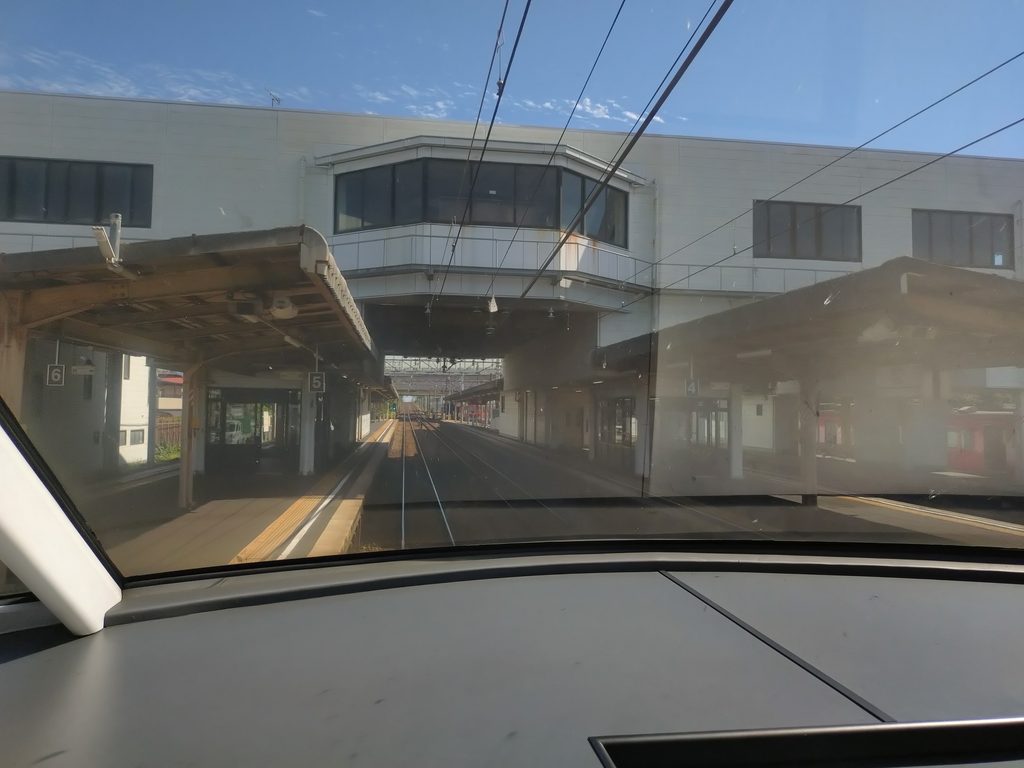名鉄本線豊明駅の前面車窓