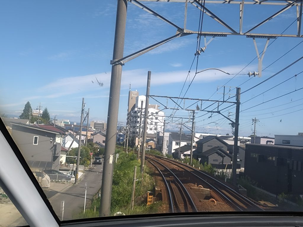 名鉄名古屋本線知立駅出発直後の前面車窓